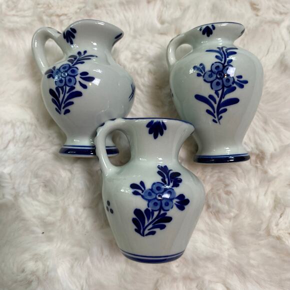 Set of 3 Vintage Miniature Delft Blue Vase Pitcher Hand Painted Blue and White - Picture 2 of 7